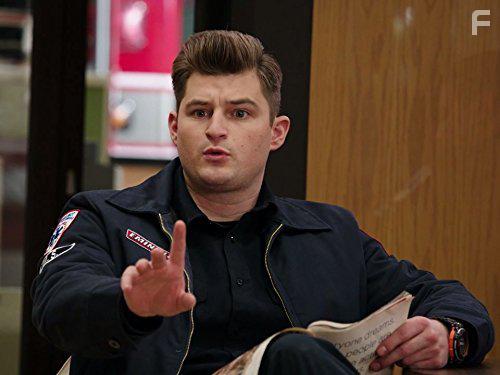 Kevin Bigley in Sirens (2014)