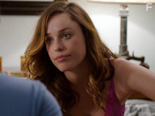 Jessica McNamee in Sirens (2014)