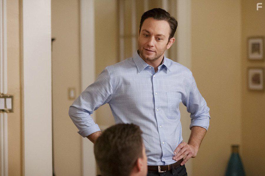 Jonathan Sadowski in Sirens (2014)