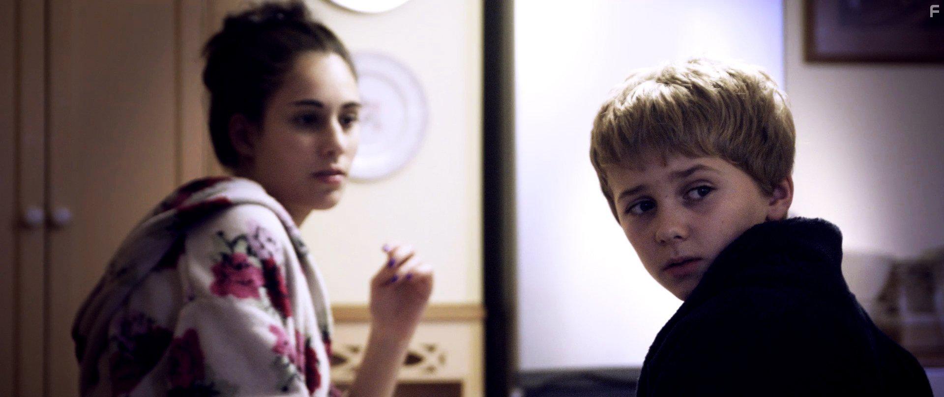 Lara Lemon and Gus Barry in Deadly Intent (2016)