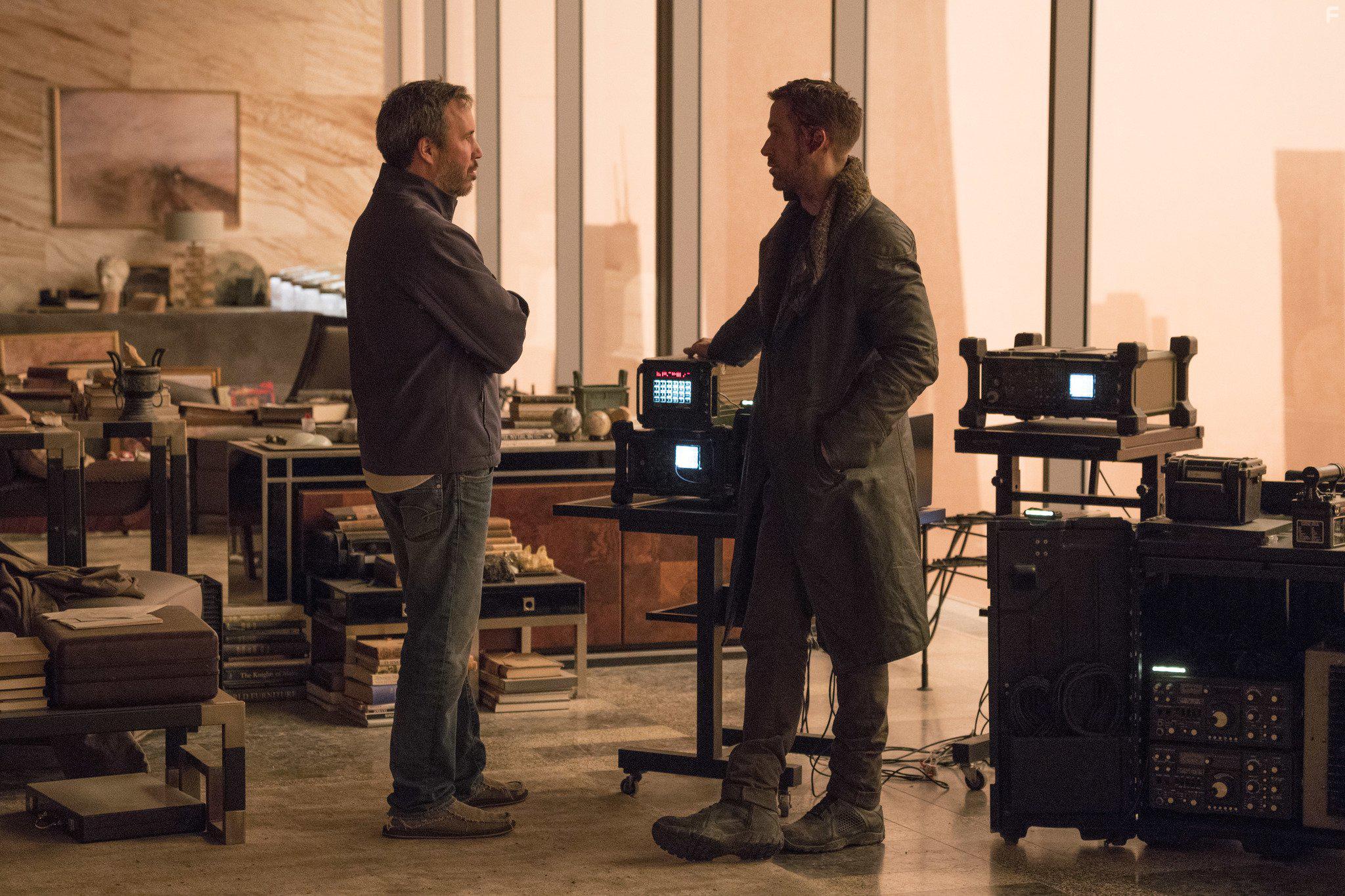 Ryan Gosling and Denis Villeneuve in Blade Runner 2049 (2017)