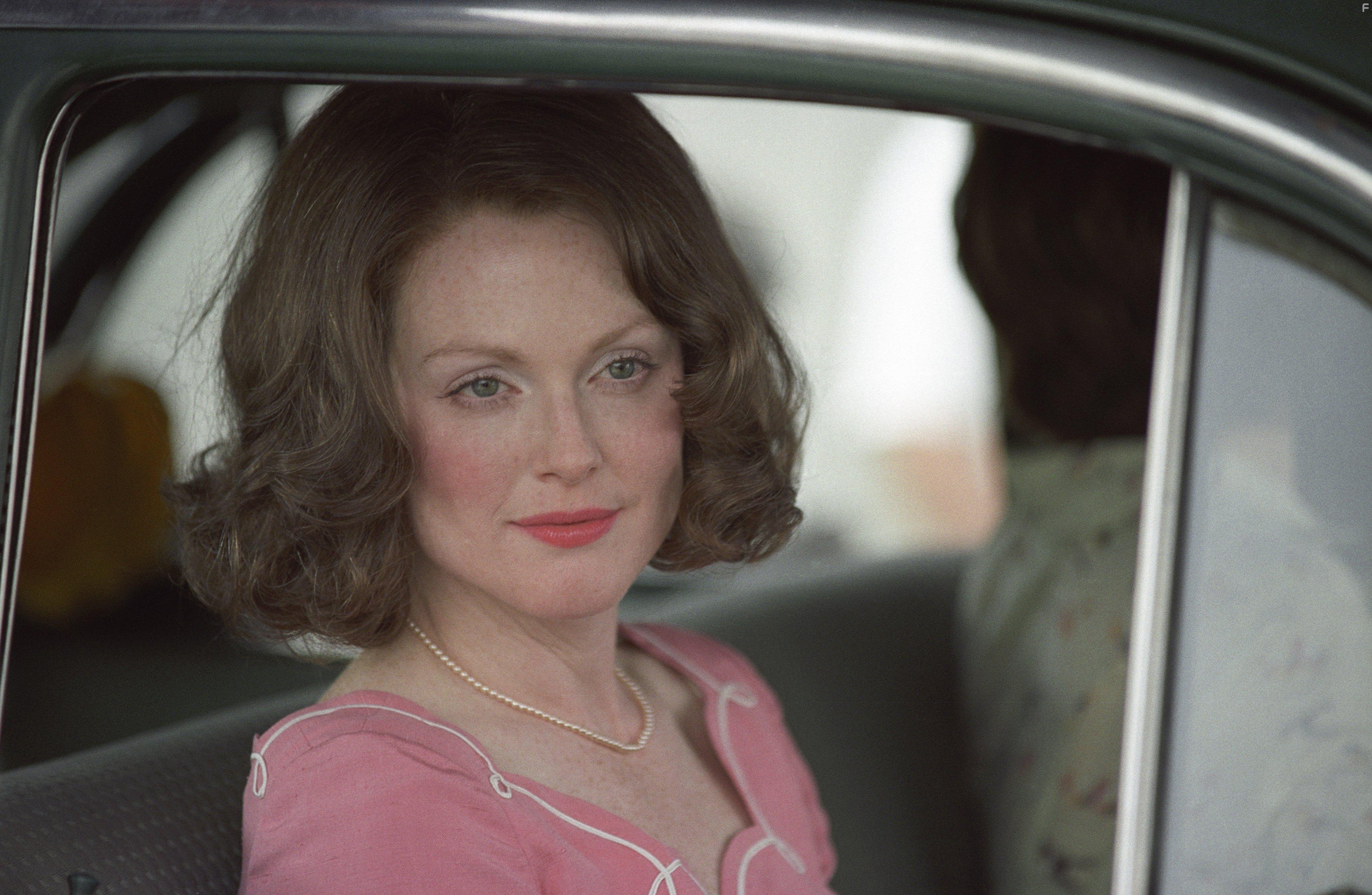 Julianne Moore in The Prize Winner of Defiance, Ohio (2005)