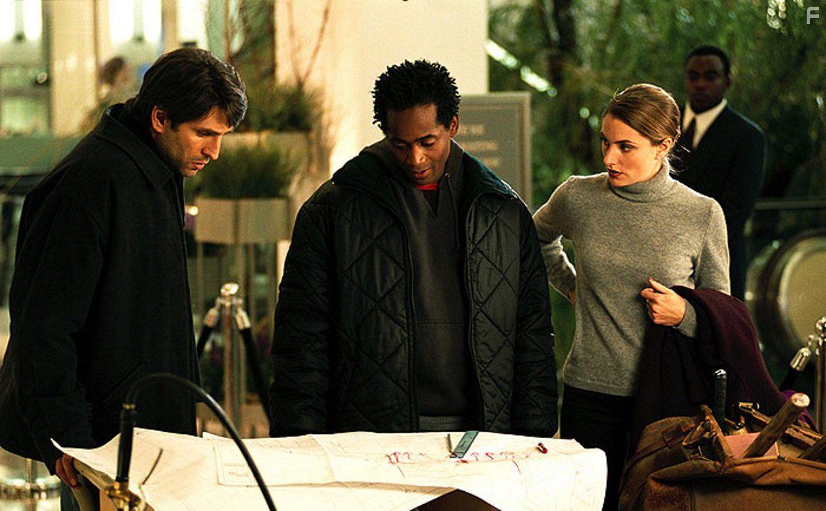 Mdchen Amick, Vincent Spano, and Shawn Michael Howard in The Rats (2002)