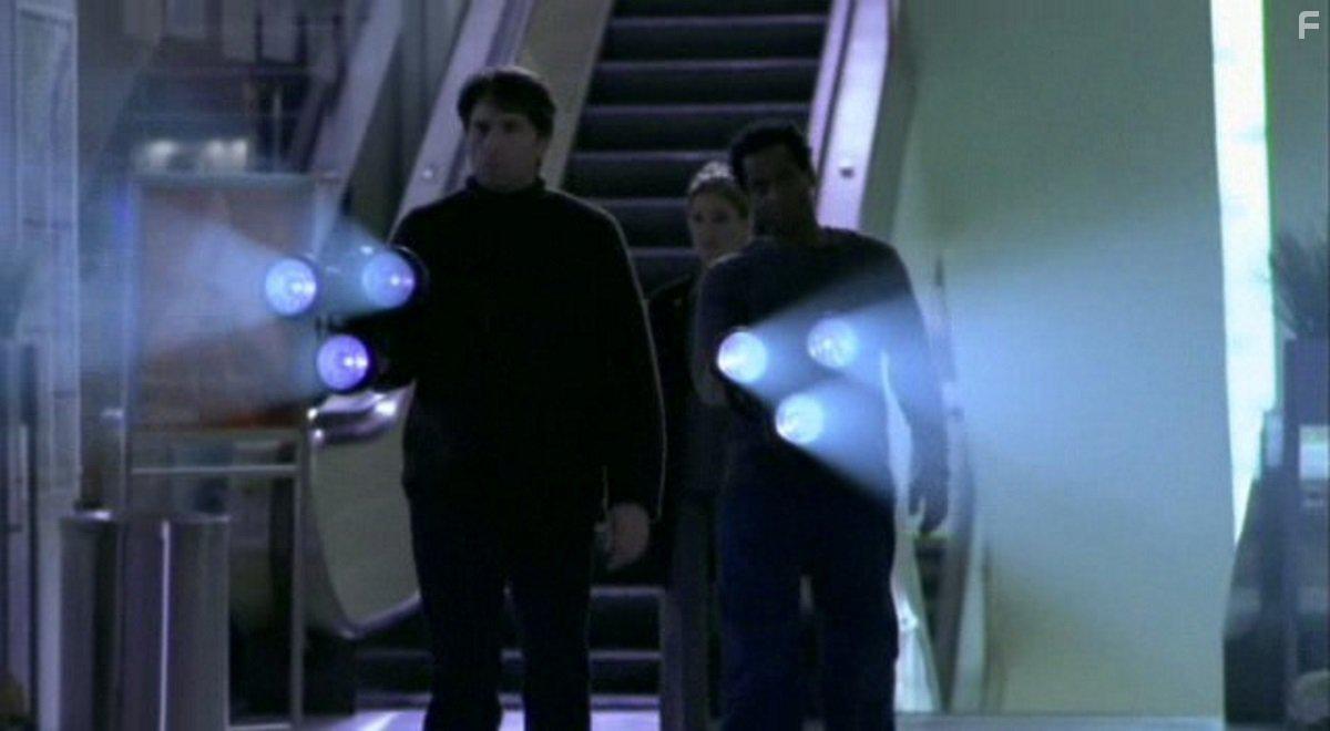 Vincent Spano and Shawn Michael Howard in The Rats (2002)