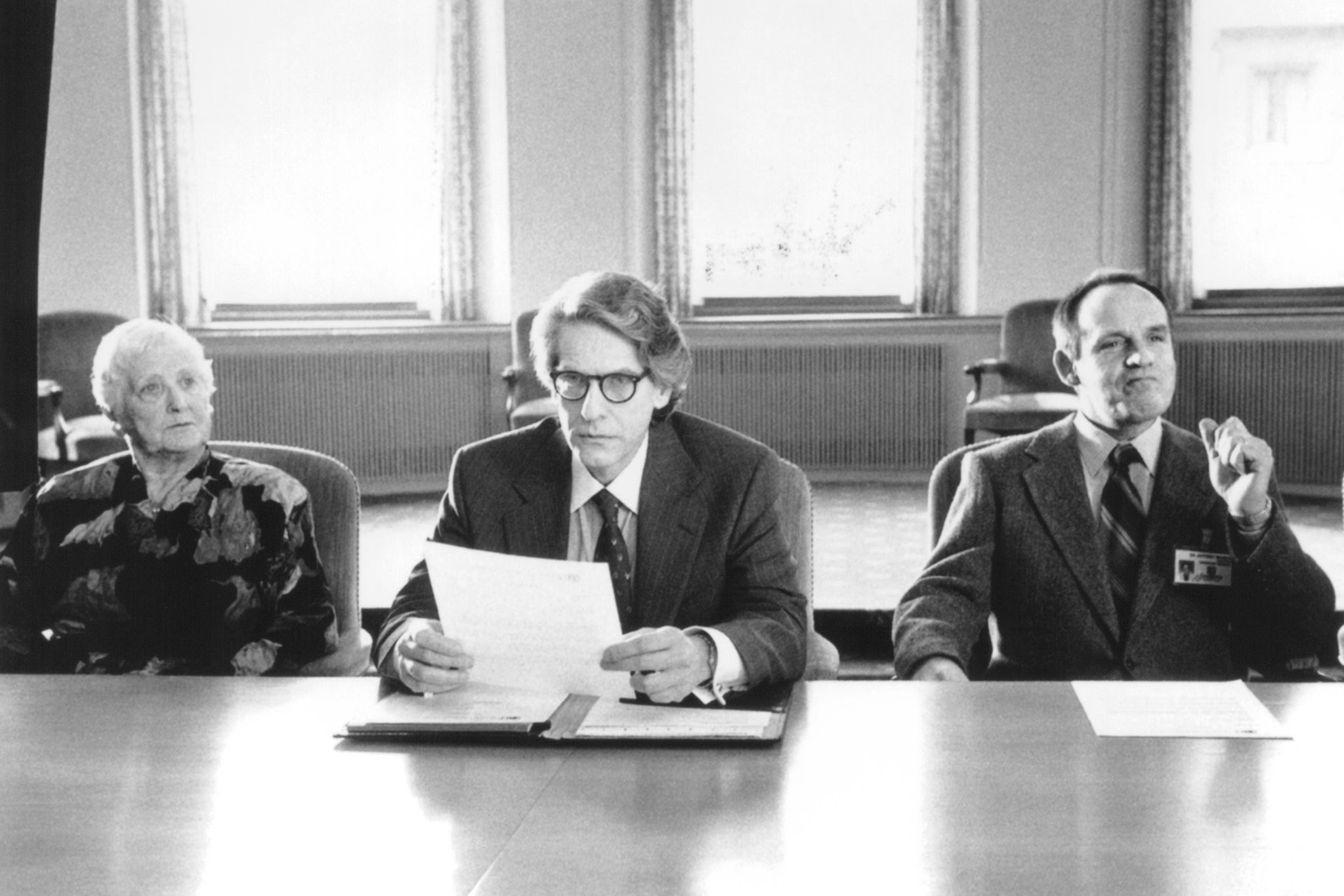 David Cronenberg and Paul Guilfoyle in Крайние меры (1996)