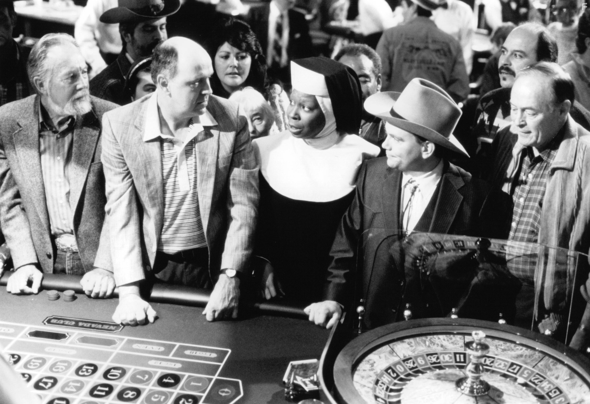 Whoopi Goldberg in Сестричка, действуй (1992)