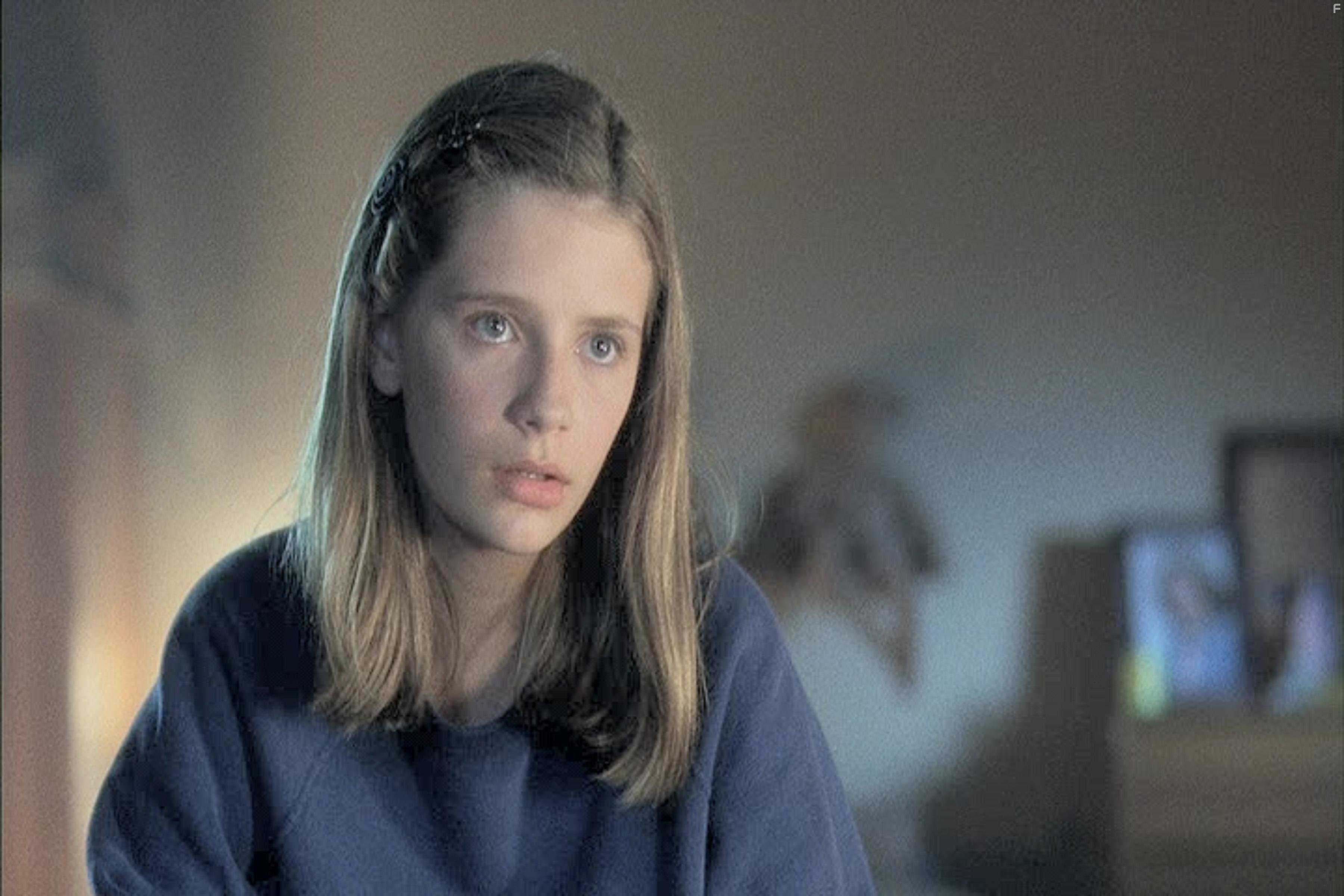 Mischa Barton in Baс не догонят (2001)