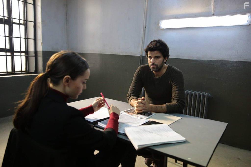 Engin Akyrek and Fahriye Evcen in lene Kadar (2017)