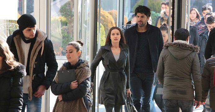 Engin Akyrek and Fahriye Evcen in lene Kadar (2017)