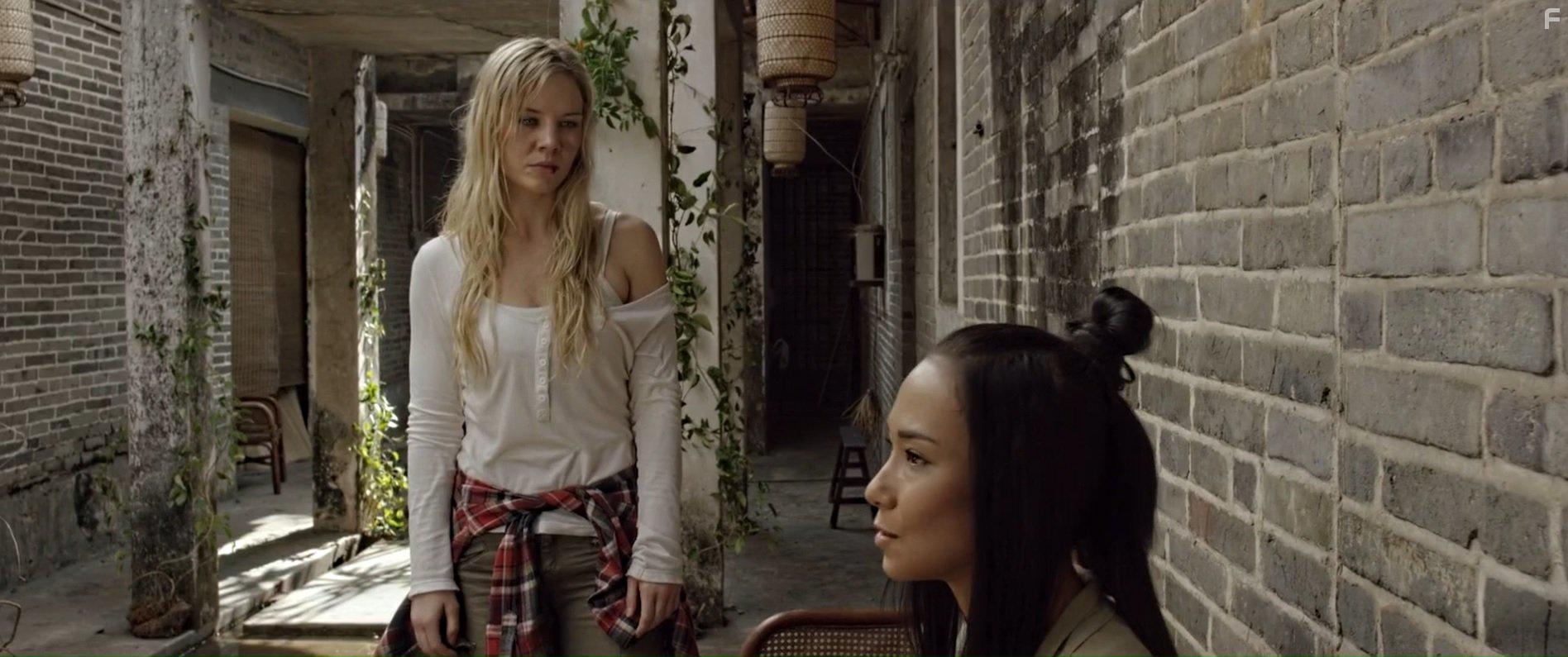 Amy Johnston and Muriel Hofmann in Lady Bloodfight (2016)