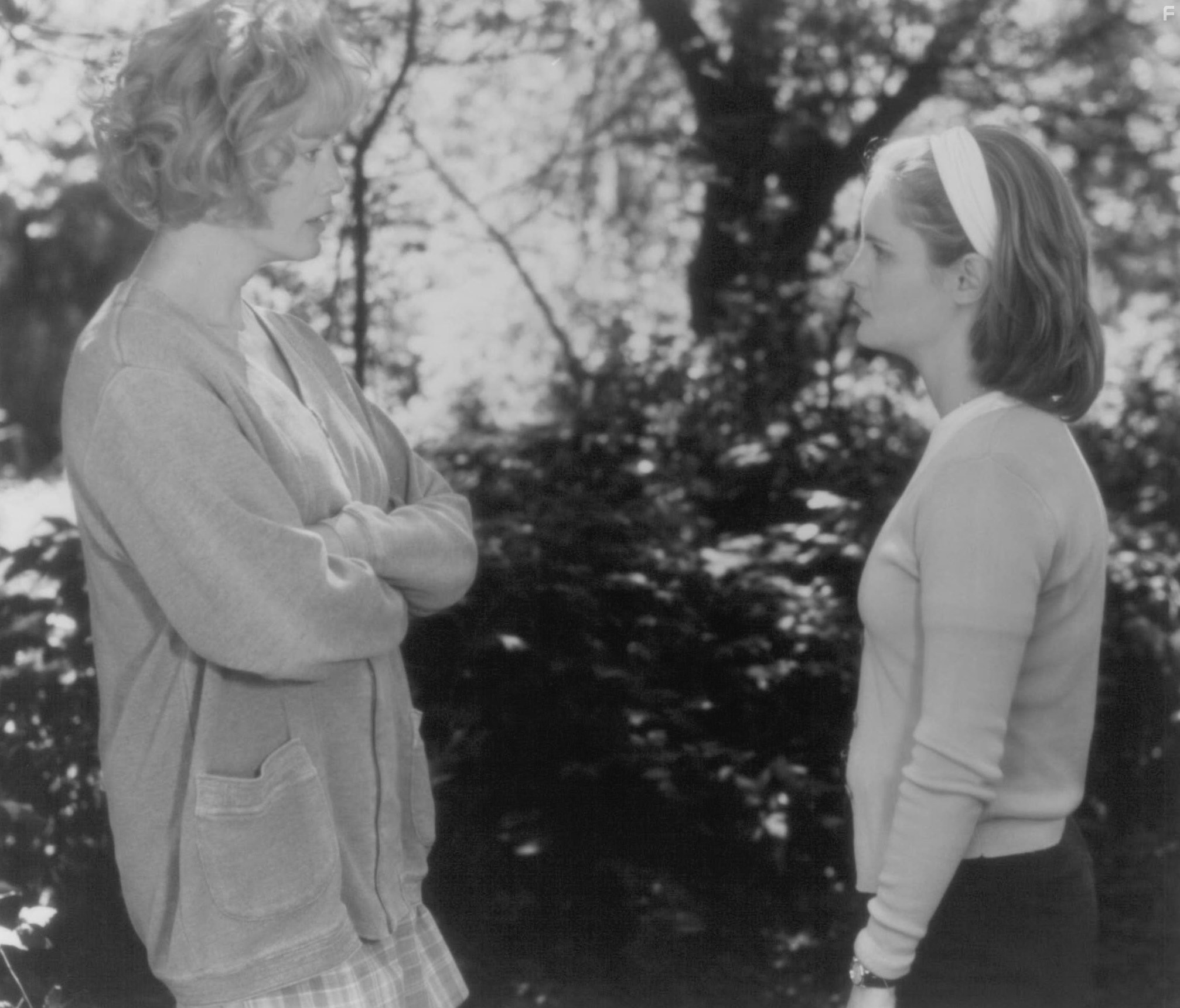 Jennifer Jason Leigh and Jessica Lange in Тысяча акров (1997)
