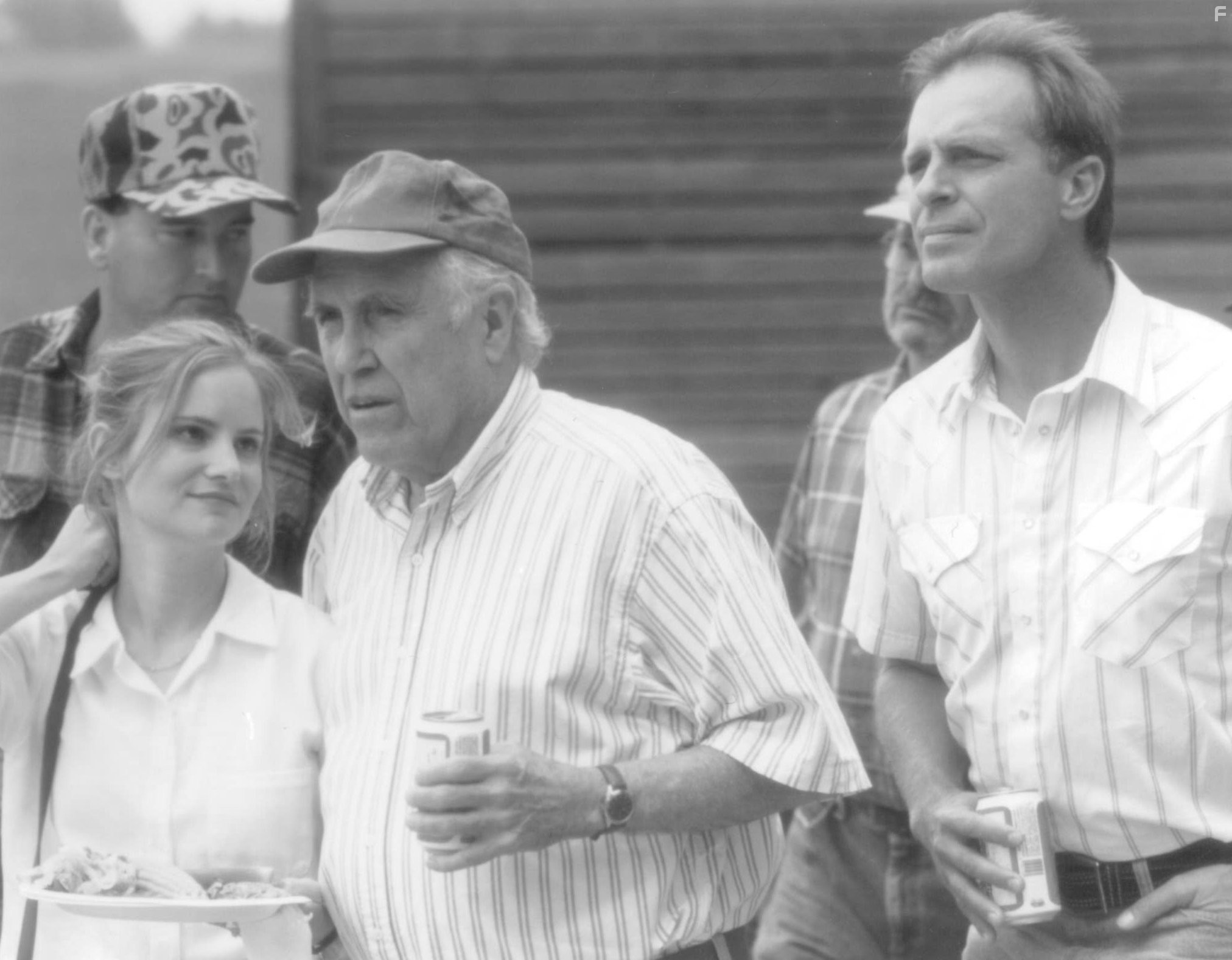 Jennifer Jason Leigh, Keith Carradine, and Jason Robards in Тысяча акров (1997)
