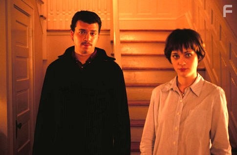 Zooey Deschanel and Danny McBride in Все настоящие девушки (2003)