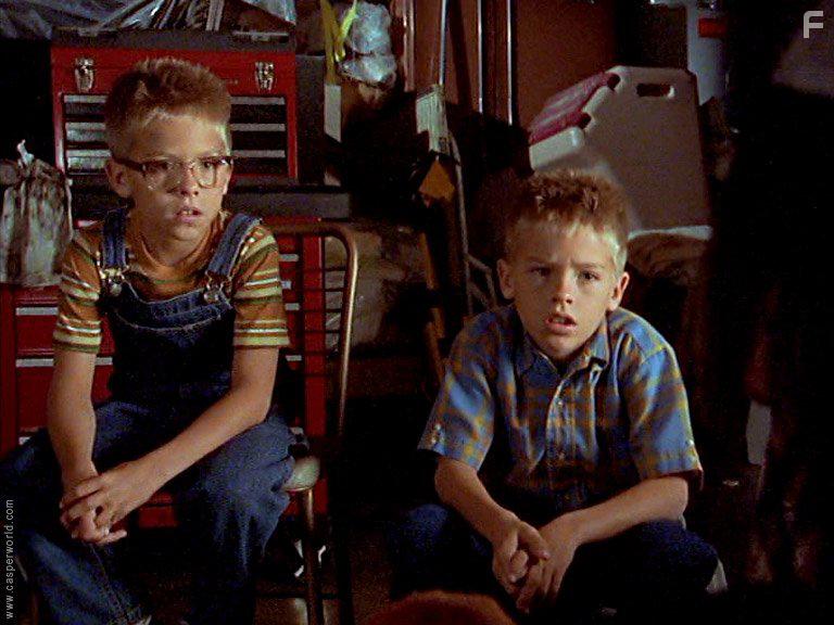 Cole Sprouse and Dylan Sprouse in Just for Kicks (2003)