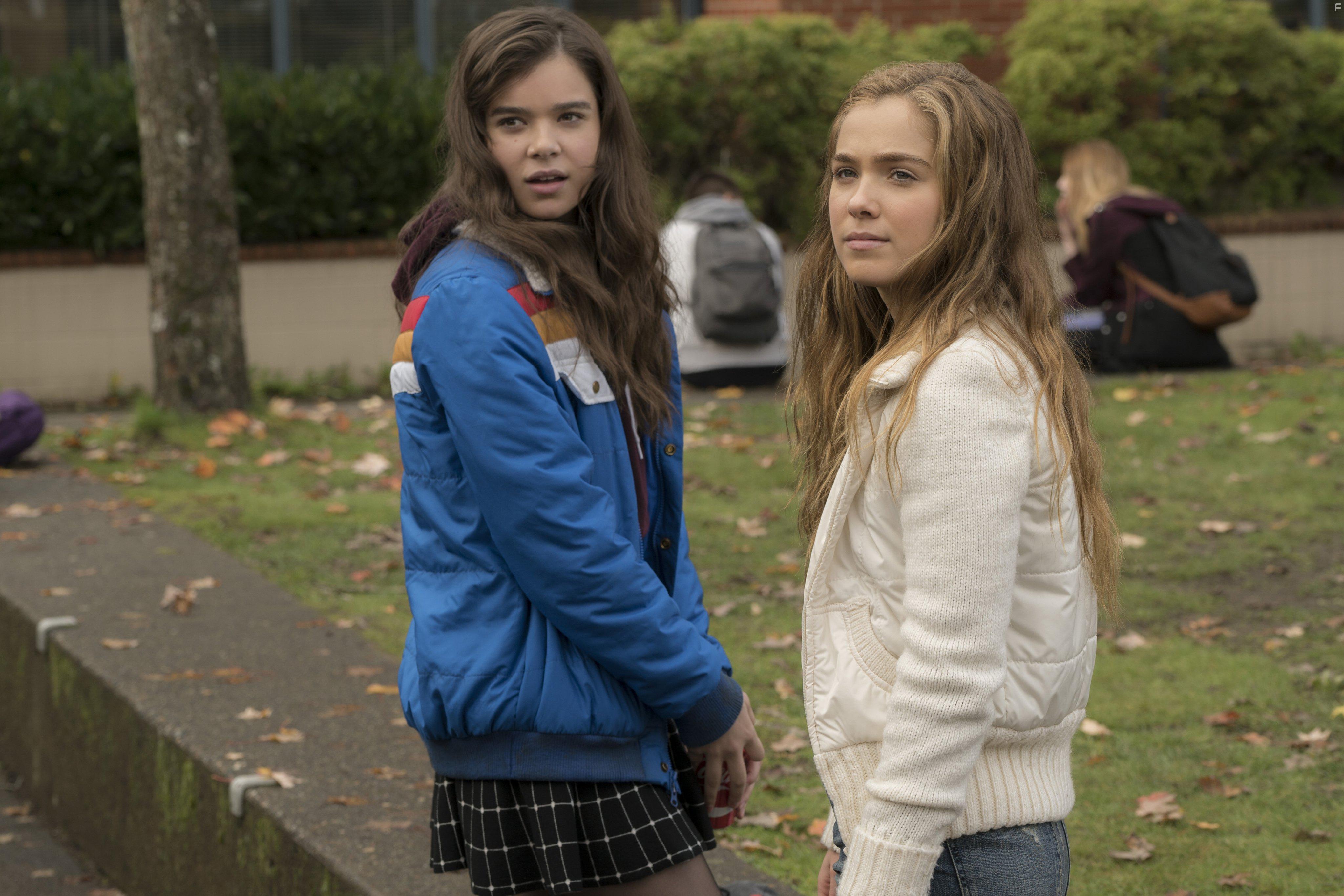 Hailee Steinfeld and Haley Lu Richardson in The Edge of Seventeen (2016)