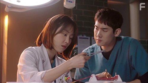 Hyeon-jin Seo and Yoo Yeon-Seok in Nangmandakteo Kimsaboo (2016)