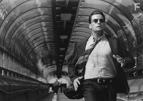 Charlie Sheen in Теневой заговор (1997)