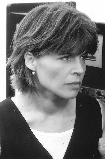 Linda Hamilton in Теневой заговор (1997)