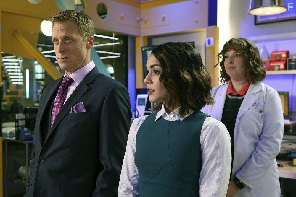 Alan Tudyk, Vanessa Hudgens, and Jennie Pierson in Powerless (2017)