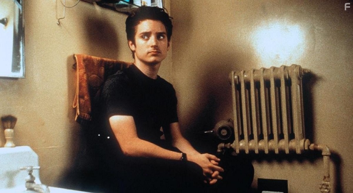 Elijah Wood in Недотепы (2000)