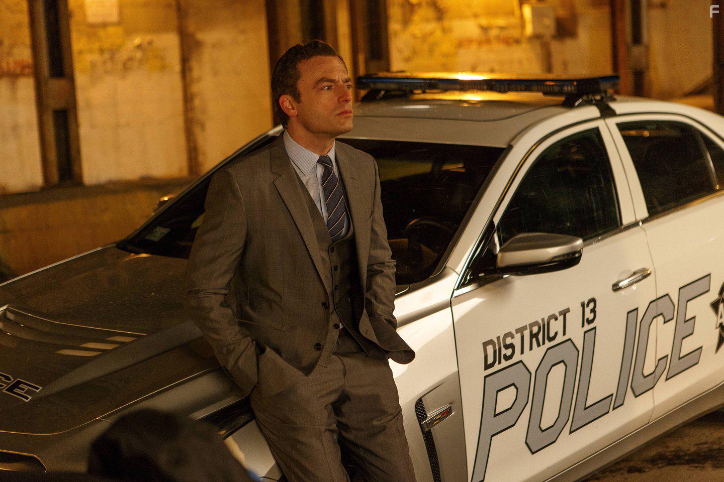 Justin Kirk in A.P.B. (2016)