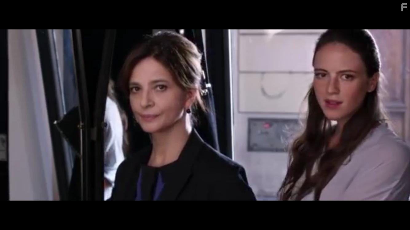 Laura Morante and Lana Vlady in Assolo (2016)