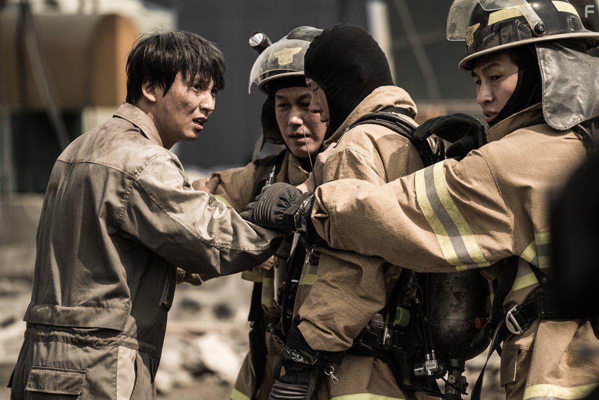 Nam-gil Kim in Pandora (2016)