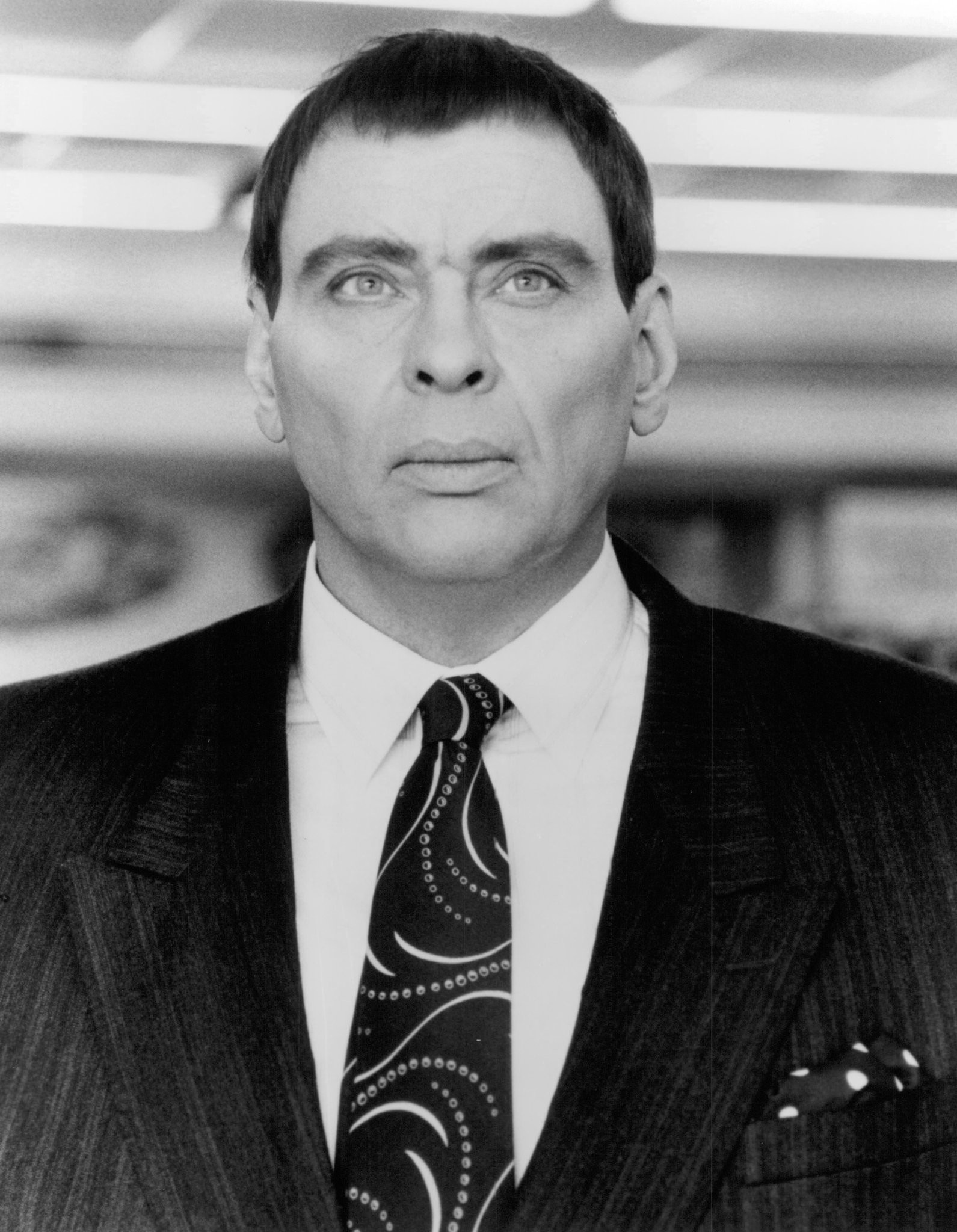 Larry Drake in Чeловек тьмы (1990)