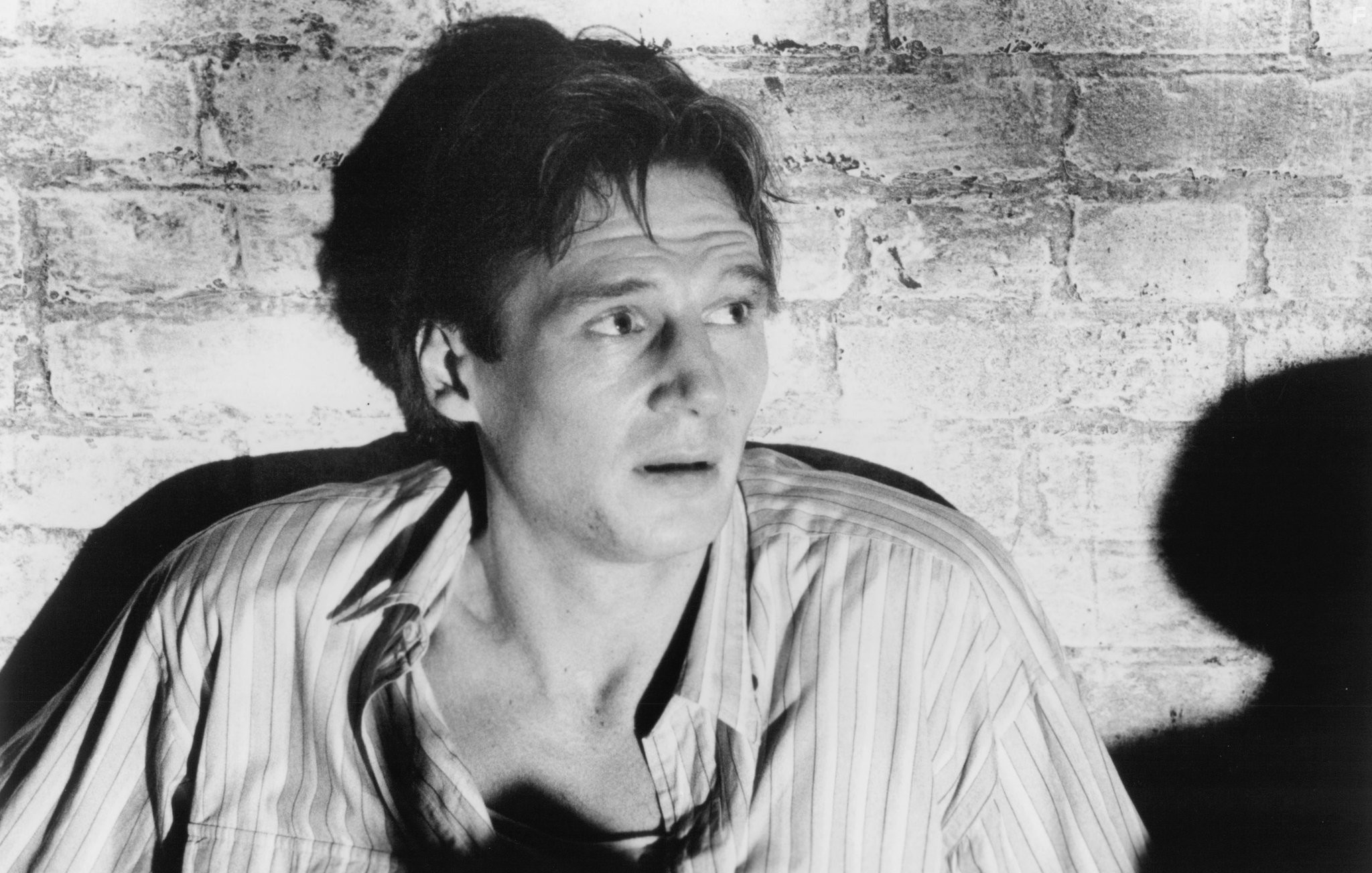 Liam Neeson in Чeловек тьмы (1990)