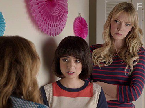 Riki Lindhome and Kate Micucci in Garfunkel and Oates (2014)