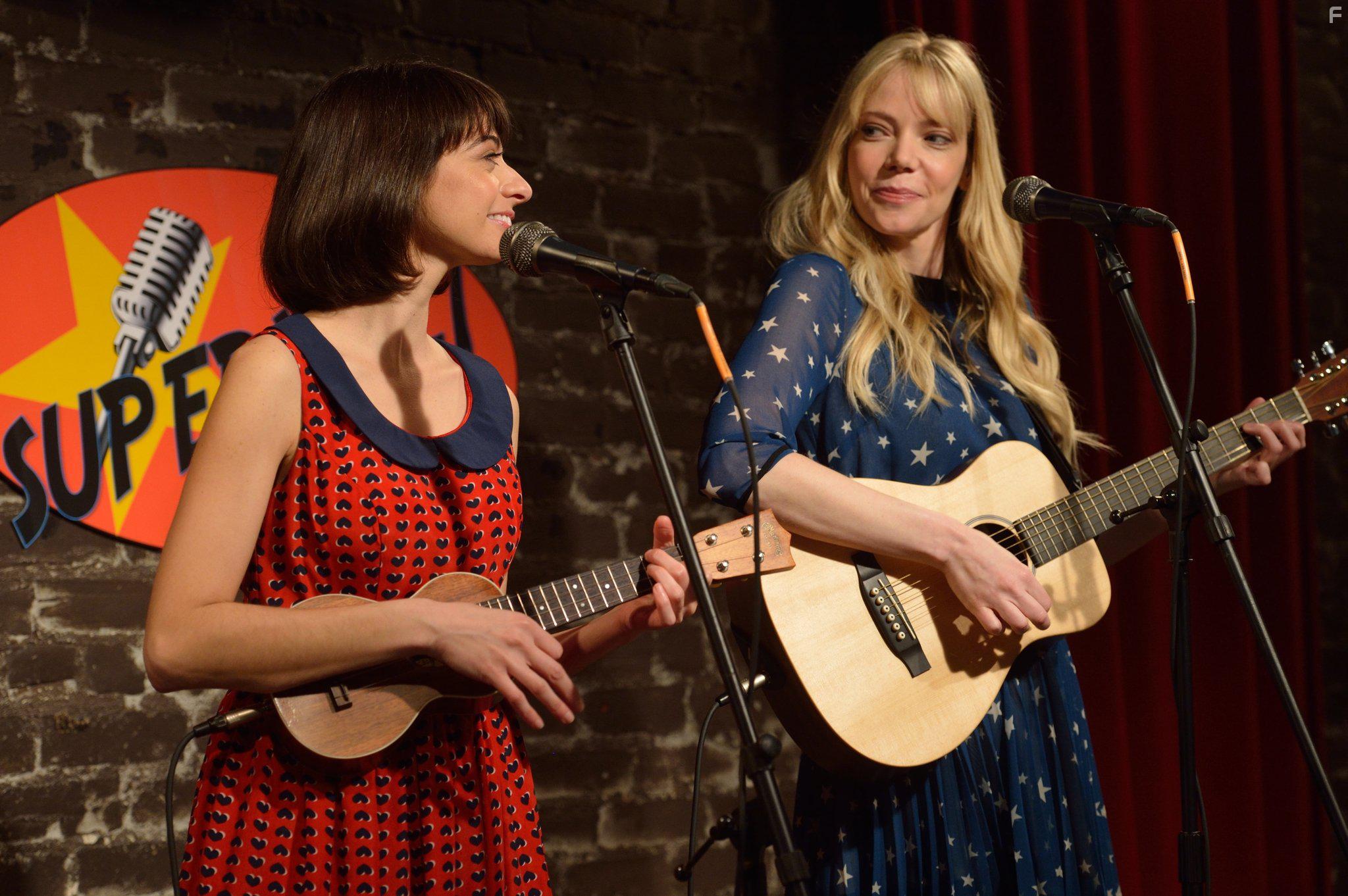 Riki Lindhome and Kate Micucci in Garfunkel and Oates (2014)
