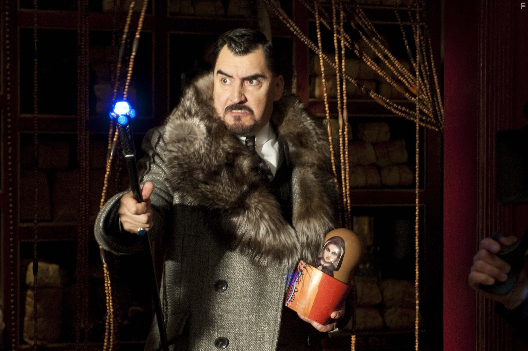 Alfred Molina in Ученик чародея (2010)