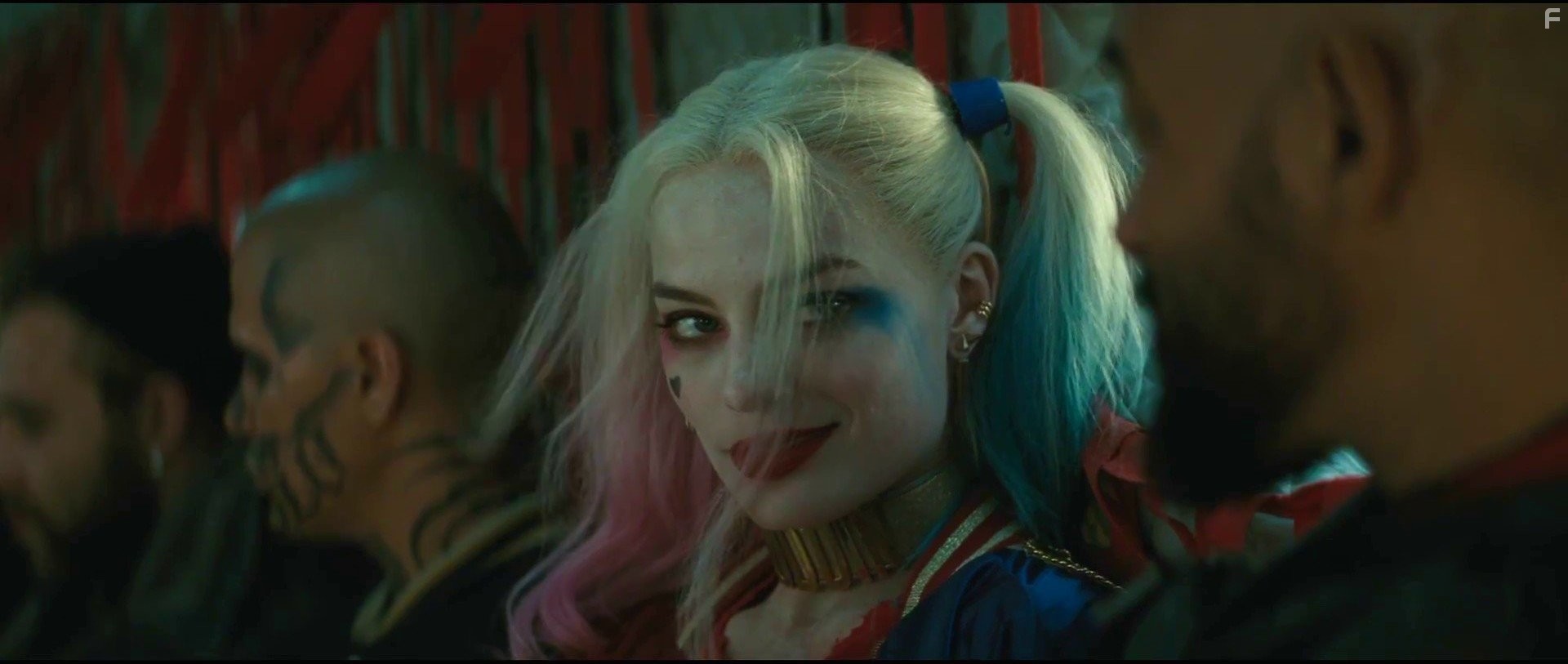 Will Smith and Margot Robbie in Отряд самоубийц (2016)