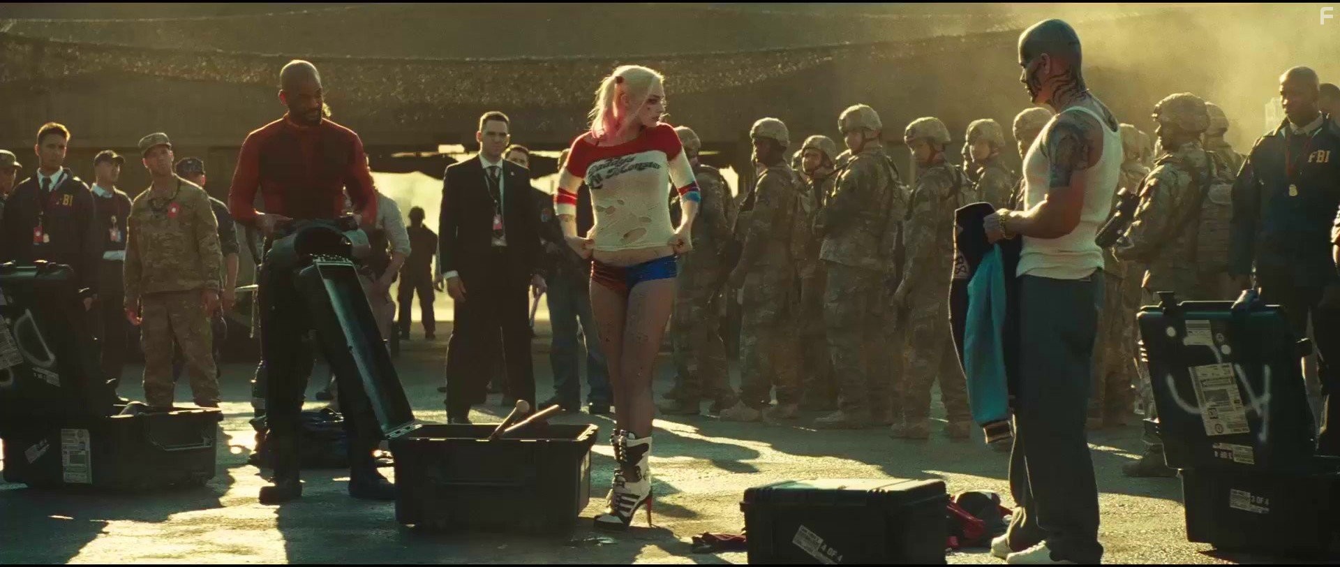 Will Smith, Jay Hernandez, and Margot Robbie in Отряд самоубийц (2016)