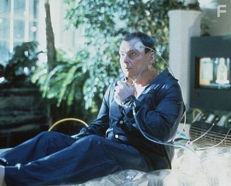Larry Drake in Человек тьмы II: Возвращение Дюрана (1995)