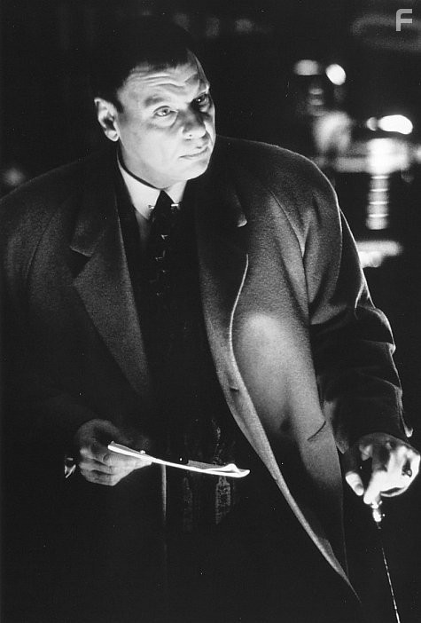 Larry Drake in Человек тьмы II: Возвращение Дюрана (1995)