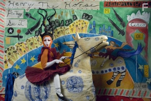 T.V. Carpio in Чeрез Вселенную (2007)