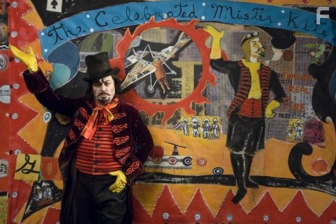 Eddie Izzard in Чeрез Вселенную (2007)