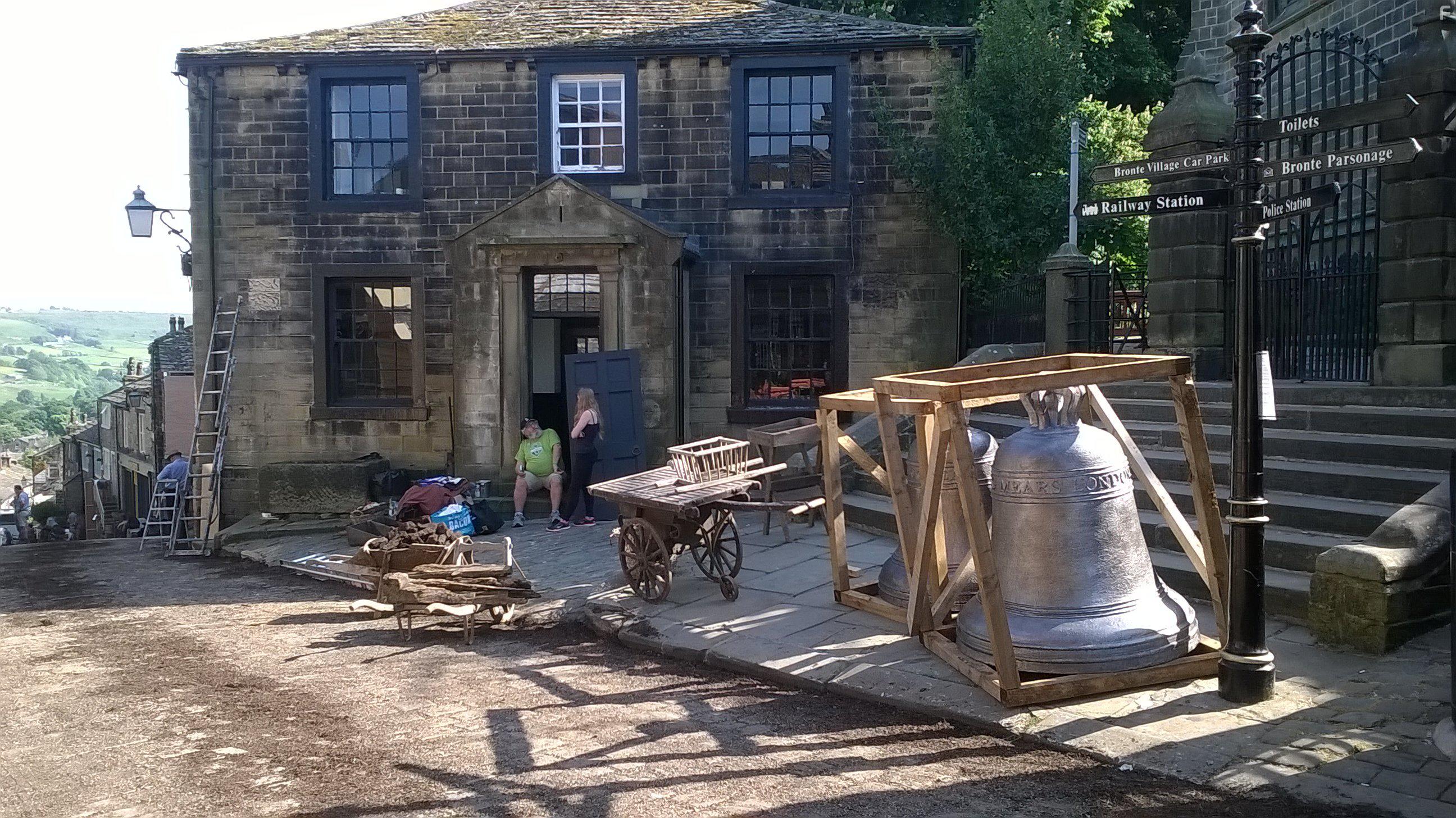 To Walk Invisible: The Bronte Sisters (2016)