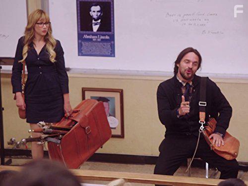 Charlotte Newhouse and Jake Johnson in Idiotsitter (2014)