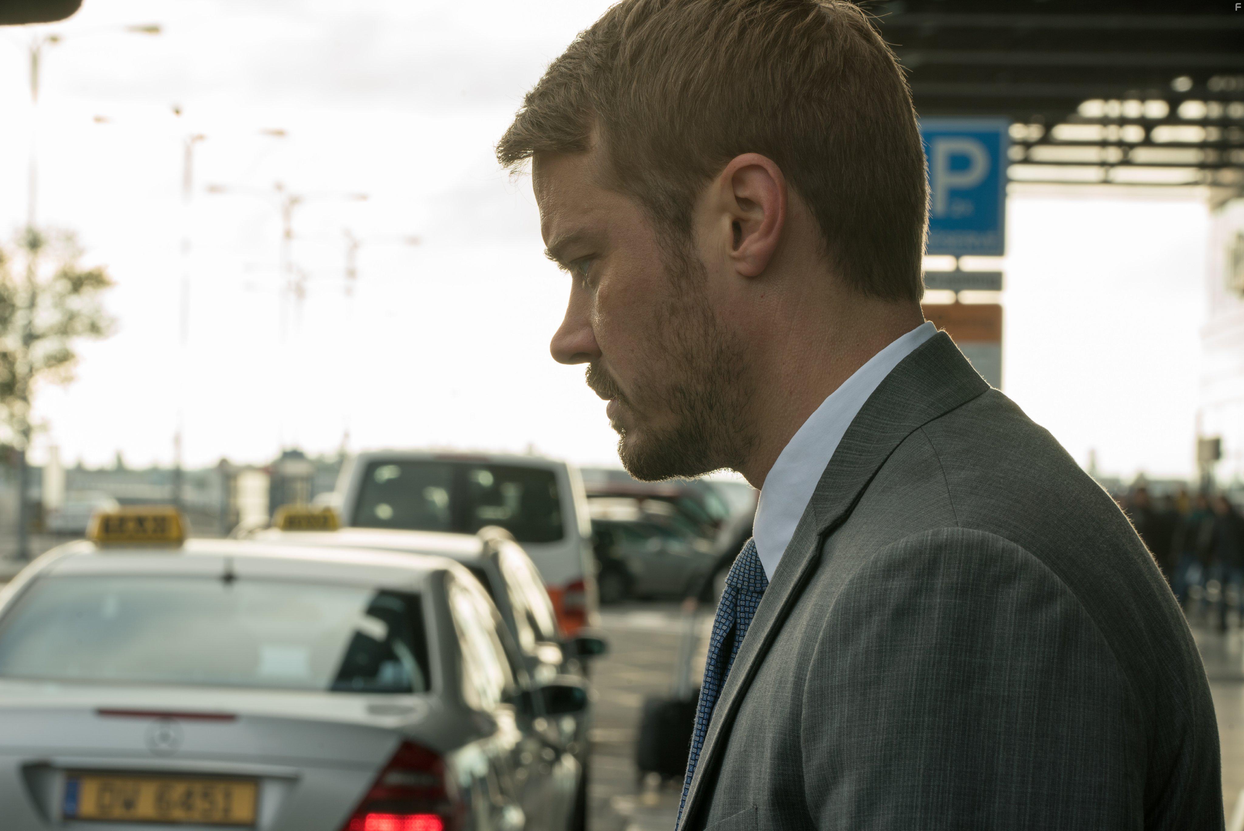 Michael Dorman in Patriot (2015)