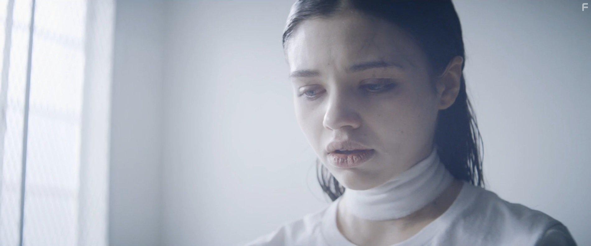 India Eisley in Clinical (2017)