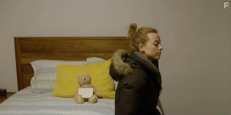 Karine Vanasse in Cardinal (2017)
