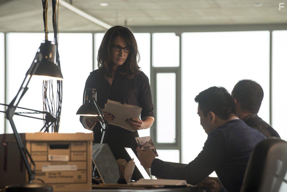 Jennifer Beals in Taken (2016)