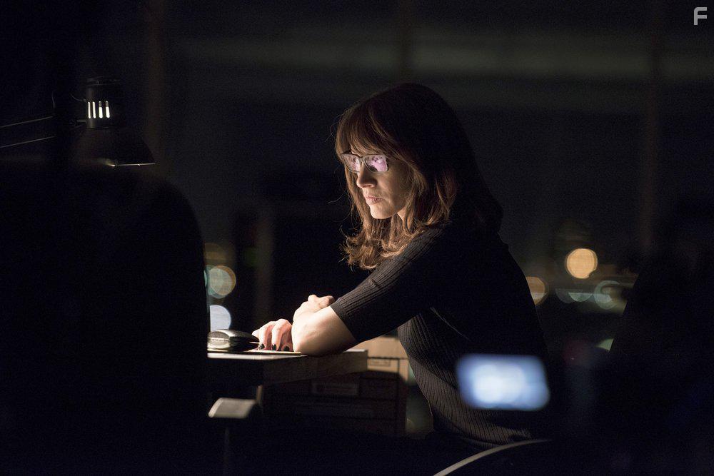 Jennifer Beals in Taken (2016)