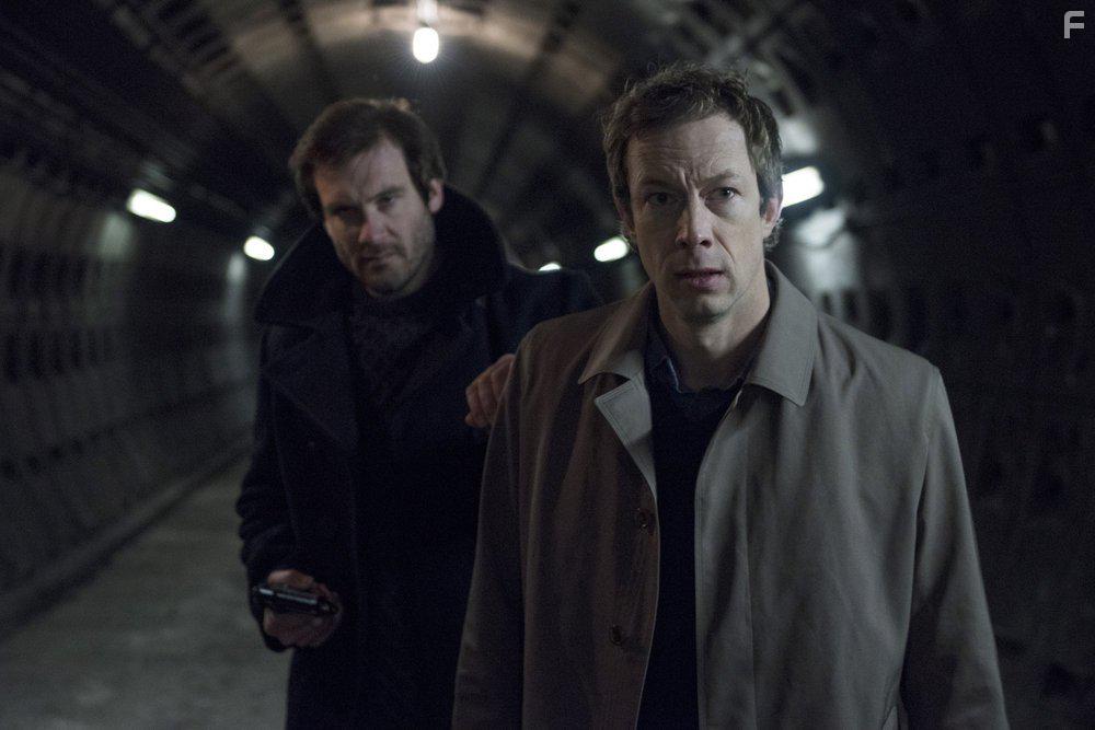 Kris Holden-Ried and Clive Standen in Taken (2016)