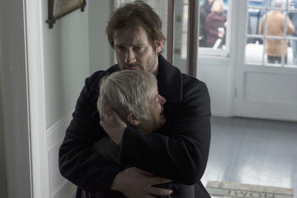 Victoria Snow, Clive Standen, and Sarah Mills in Taken (2016)