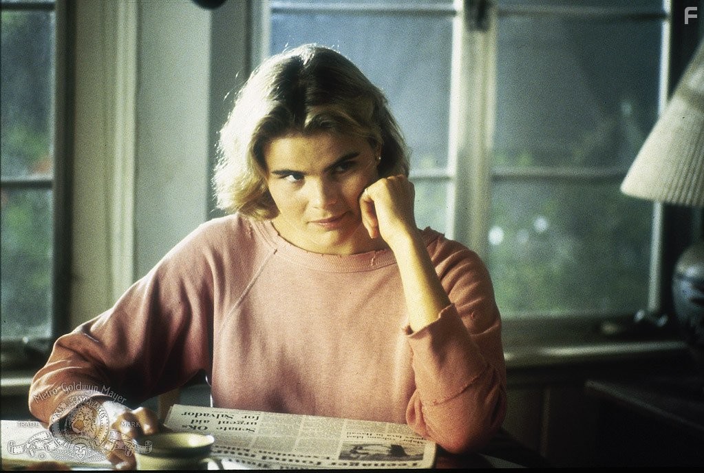 Mariel Hemingway in Скверный сезон (1985)