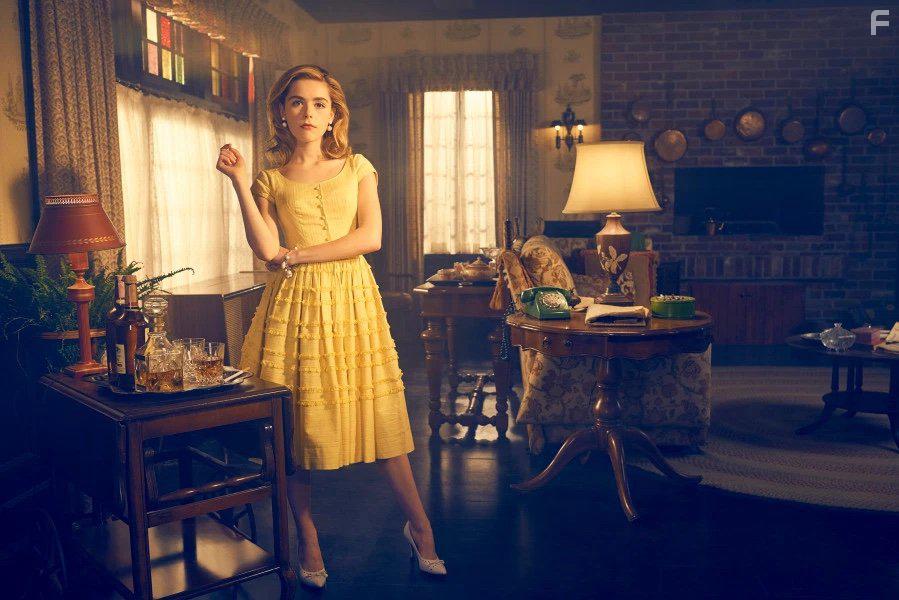 Kiernan Shipka in Feud (2017)