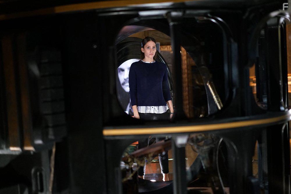 Genesis Rodriguez in Time After Time (2017)